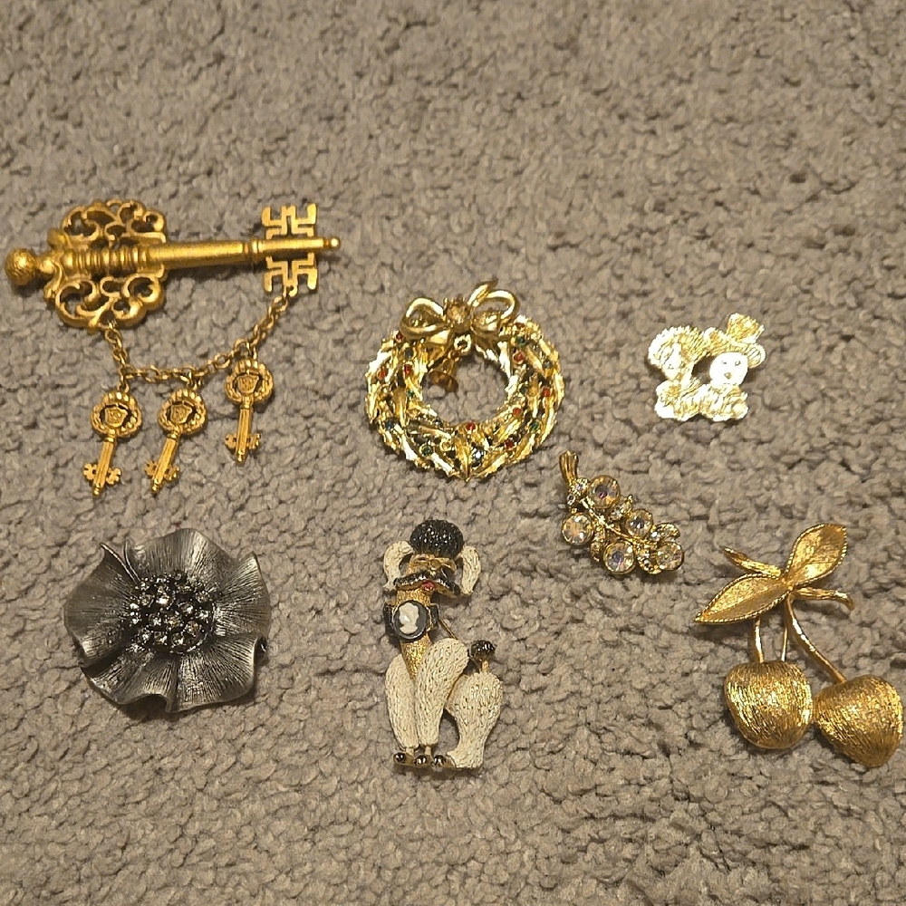 Elegant Gold and Silver Brooch Set. Vintage
